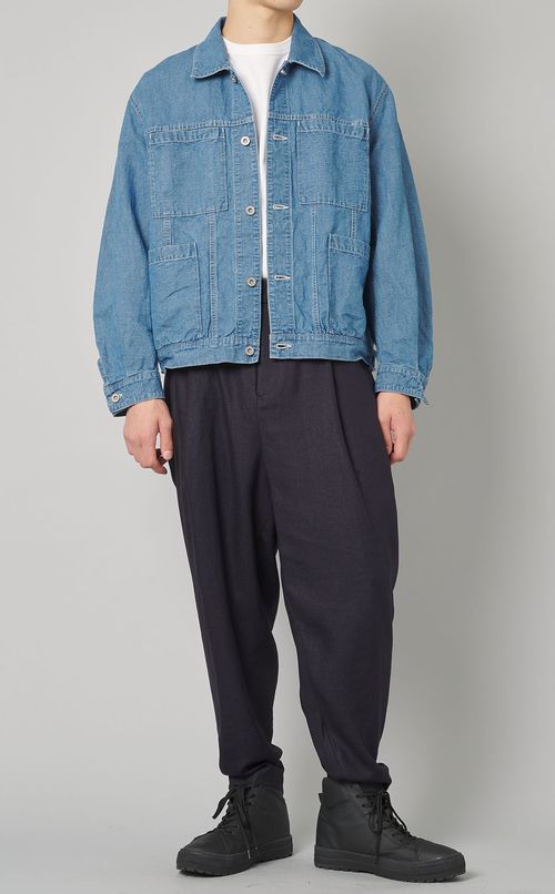 タックテーパードパンツ