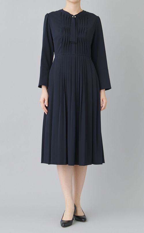 ボウタイプリーツワンピース