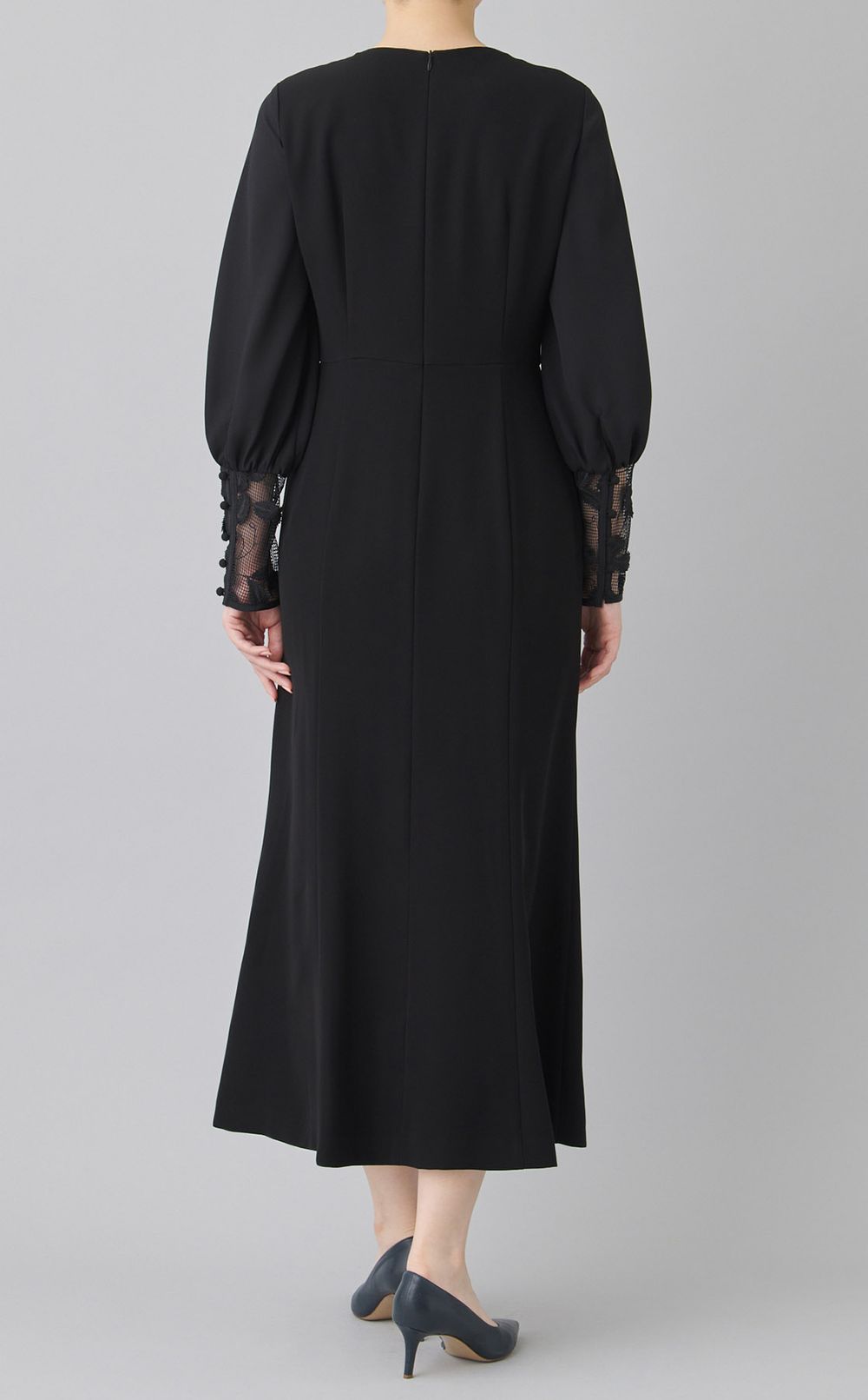 フラワーレースカフスワンピース