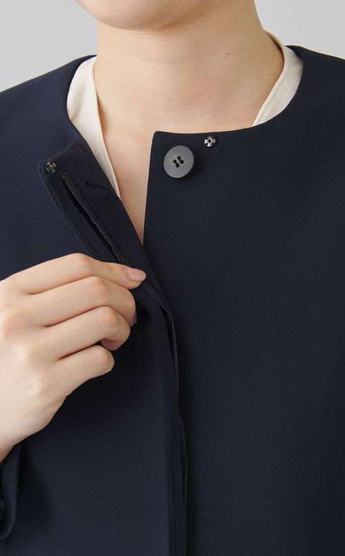 クルーネックミニマルジャケット