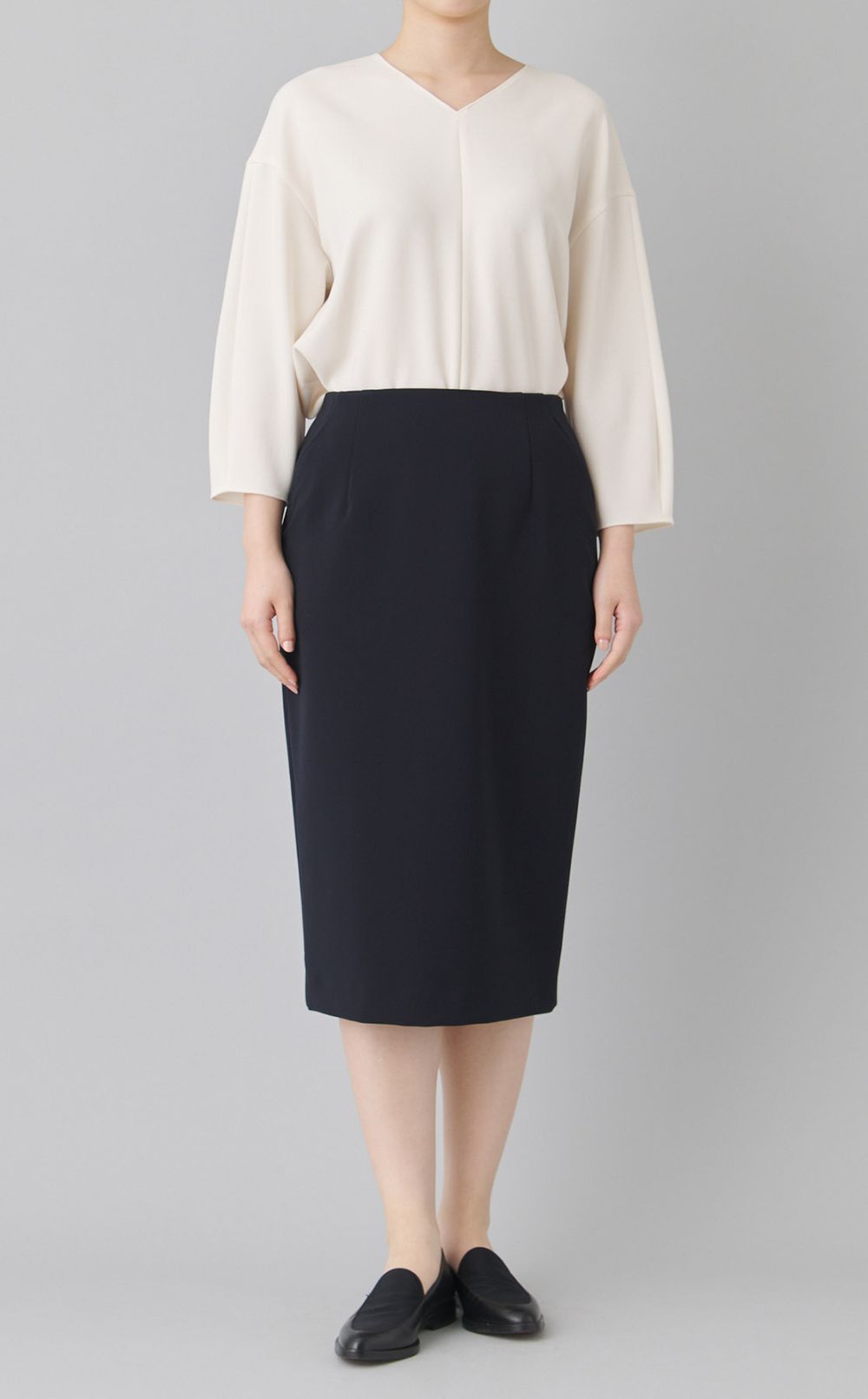 アドミラルクレープVネックトップス