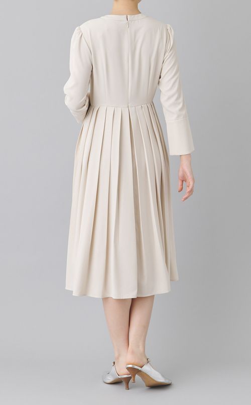 ボウタイプリーツワンピース