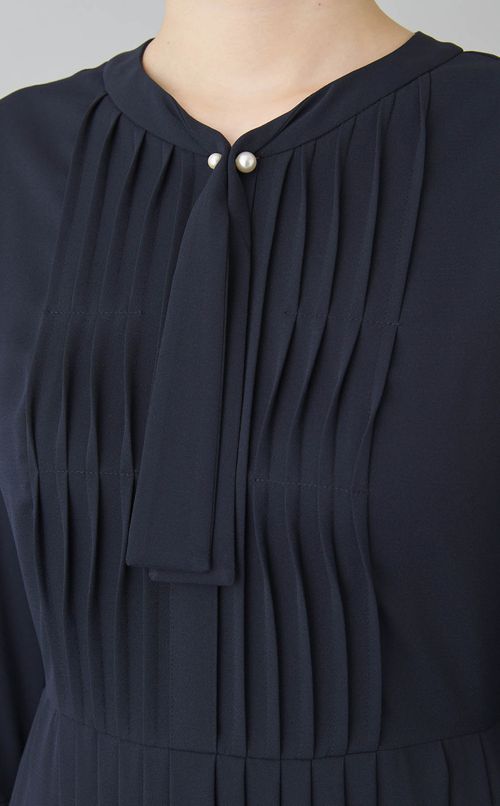 ボウタイプリーツワンピース