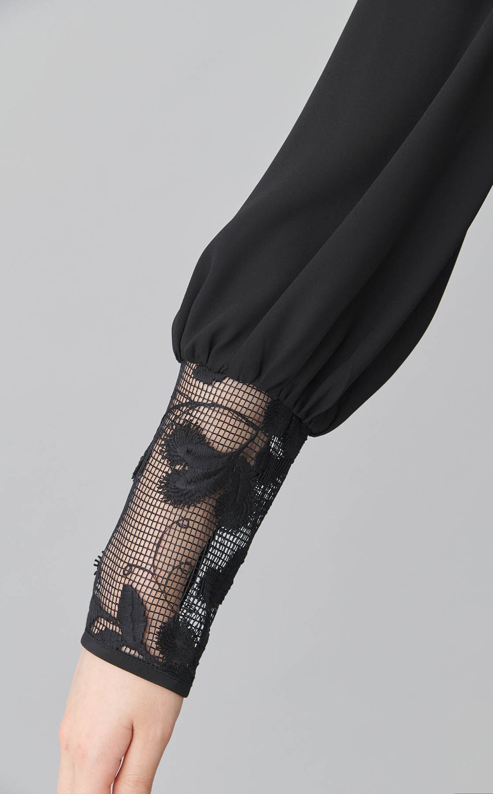 フラワーレースカフスワンピース