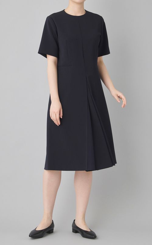 ボックスプリーツタックワンピース