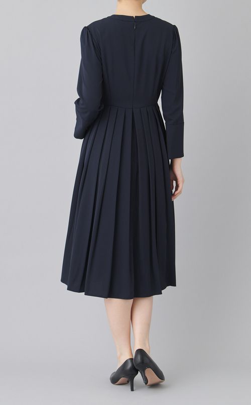 ボウタイプリーツワンピース