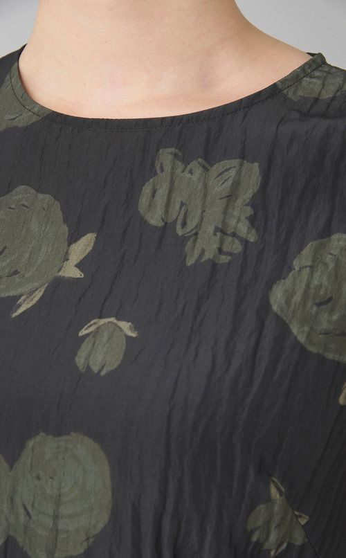 ローズプリン卜クリンクルワンピース