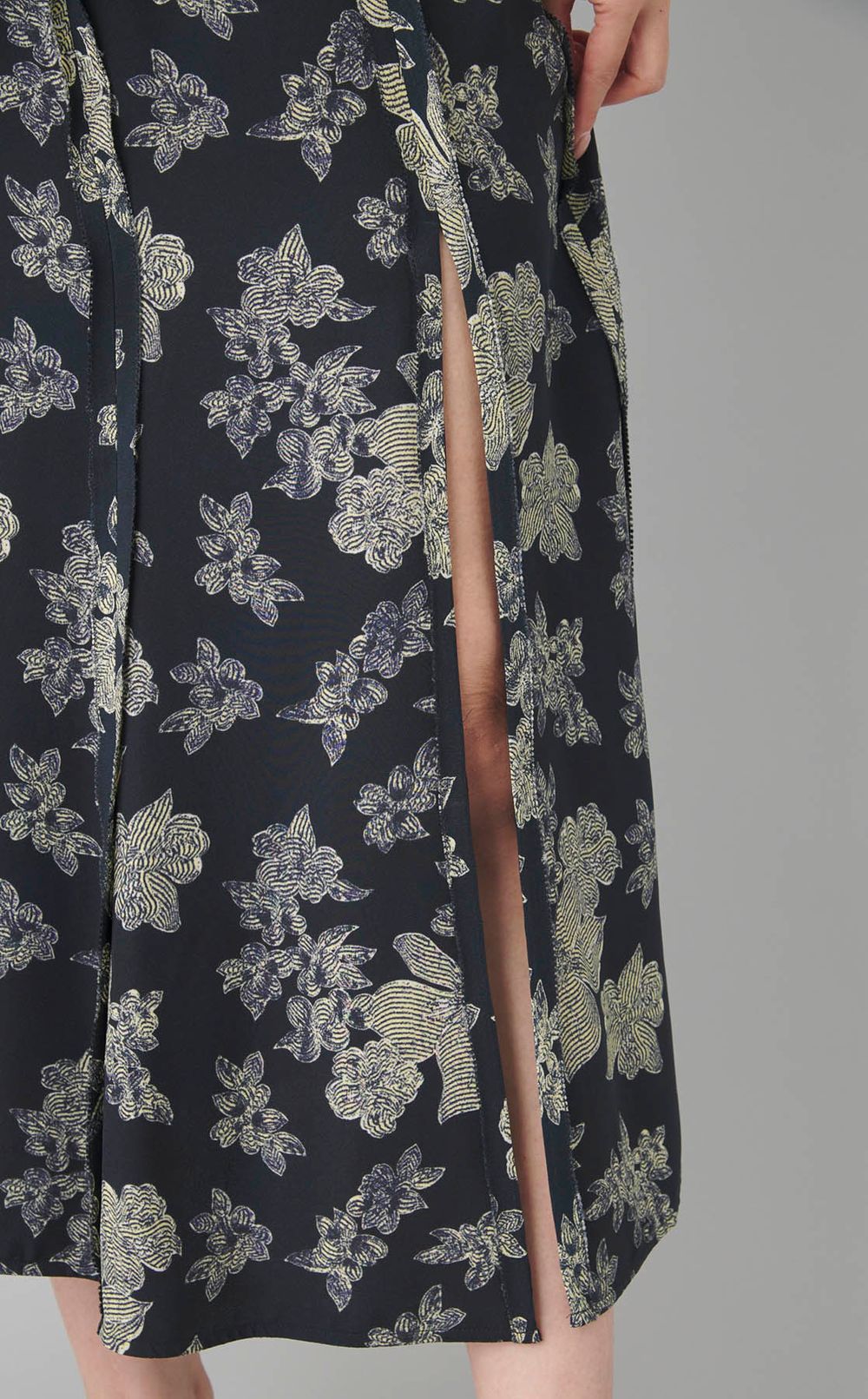 フラワープリントセミフレアロングスカート