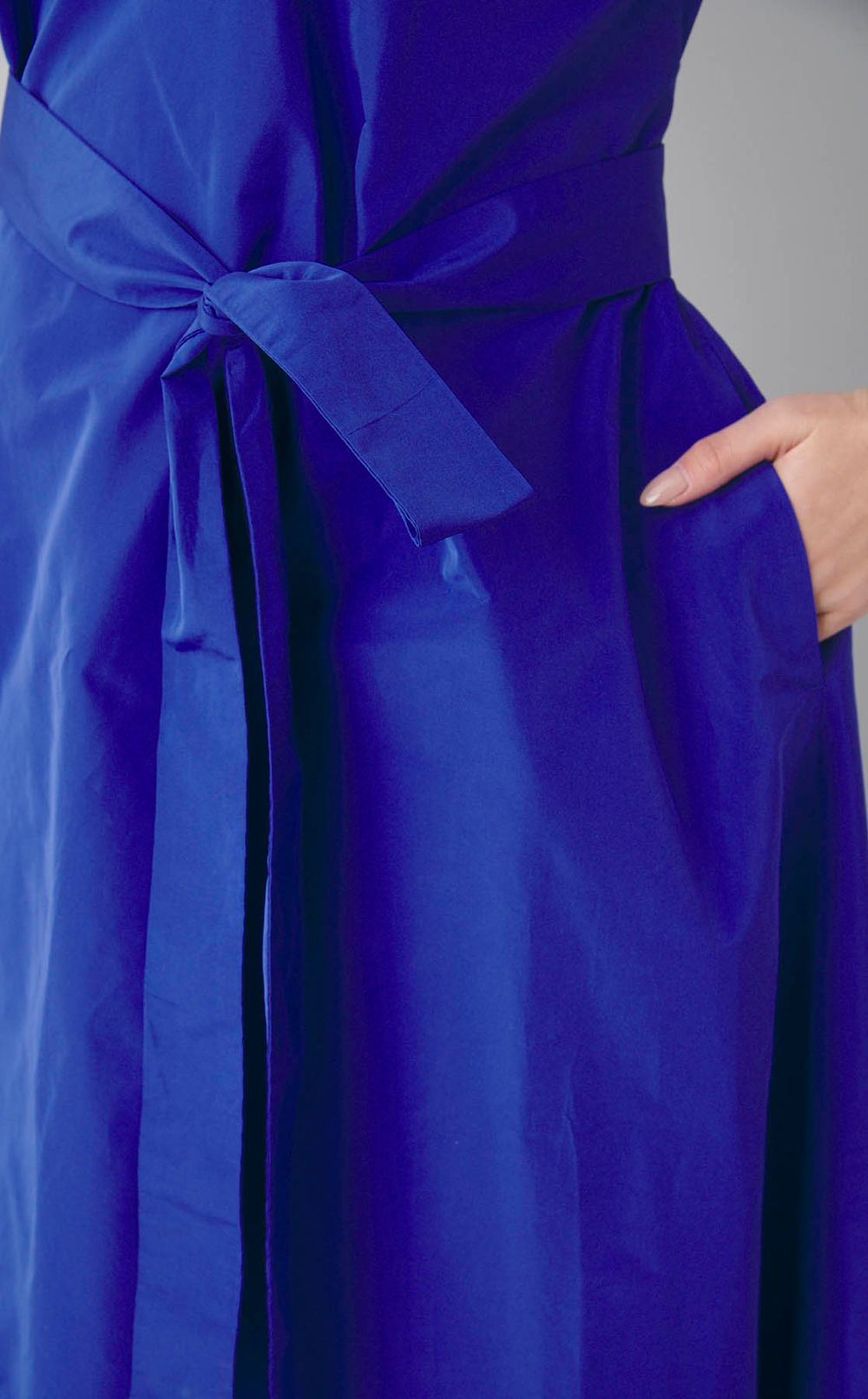 ハーフスリーブベルテッドタフタワンピース