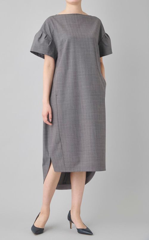 ギャザースリーブコクーンドレス