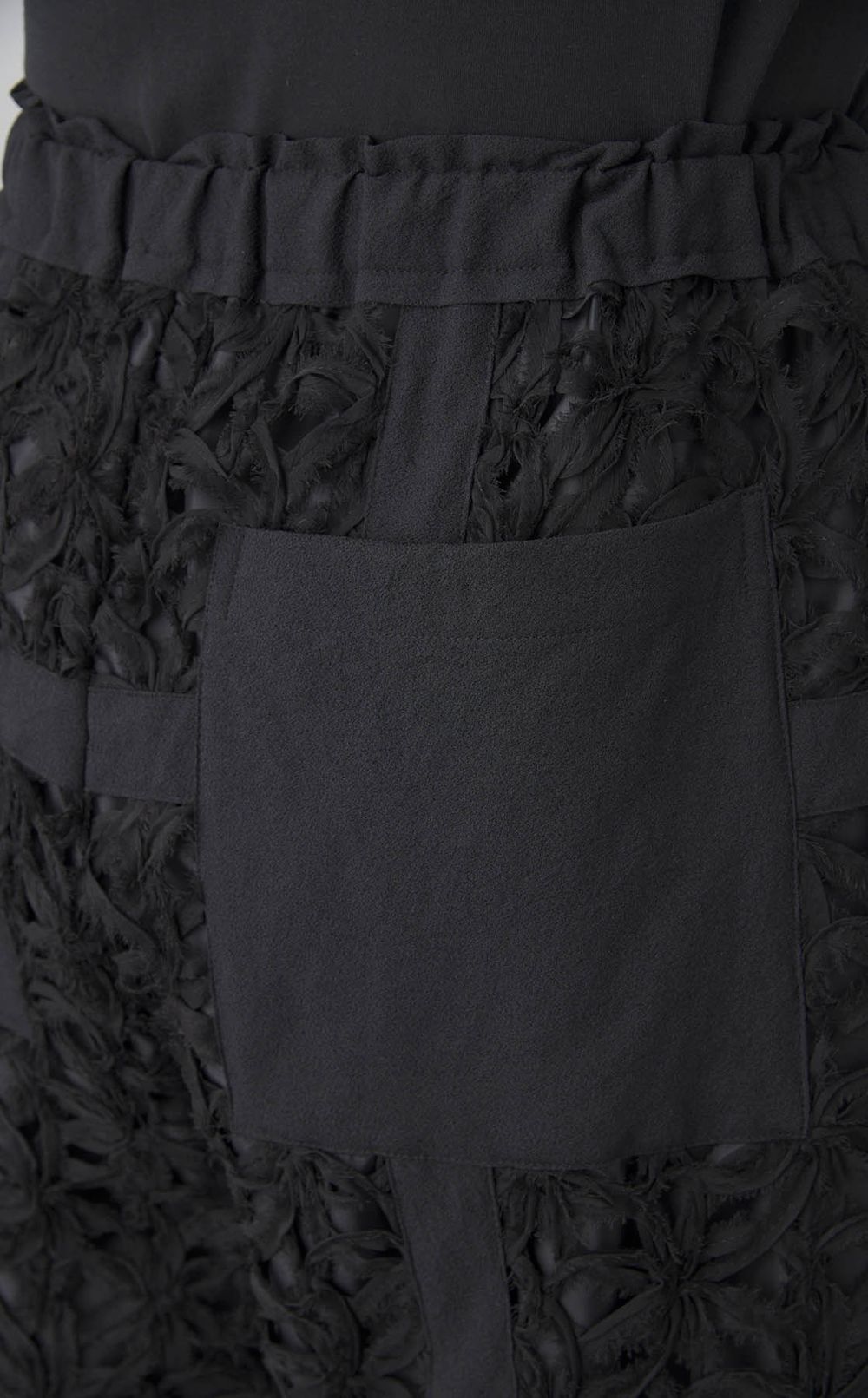 テープ刺繍イージーパンツ