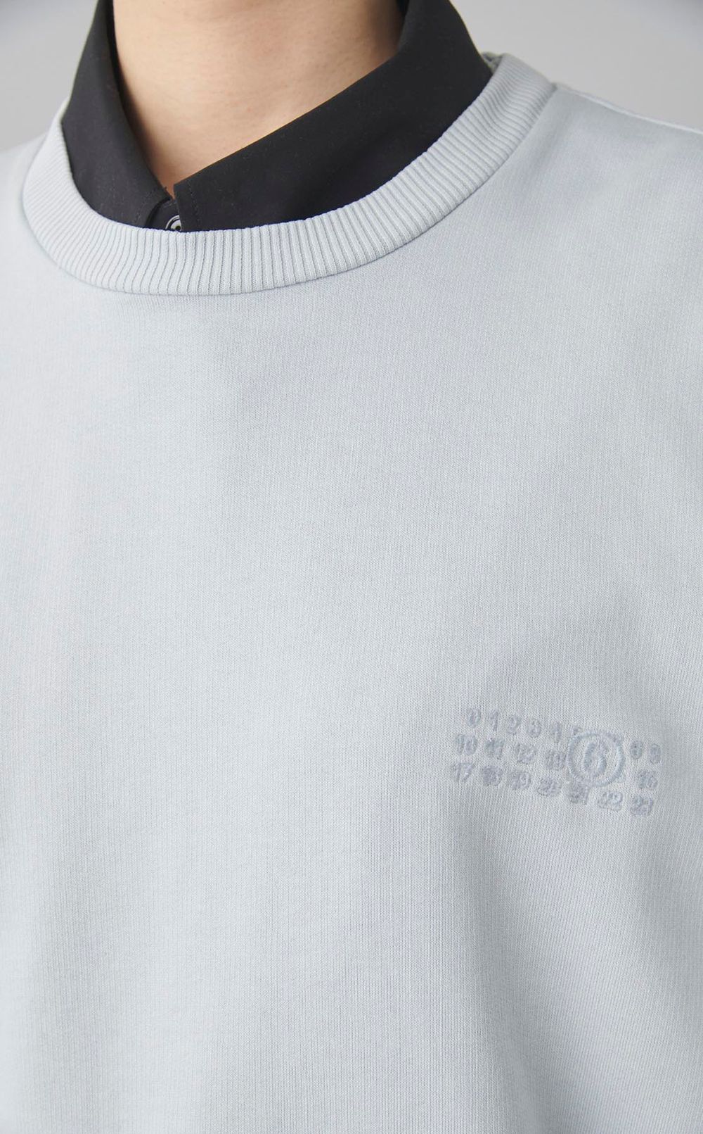 バックデザインロゴスウェット