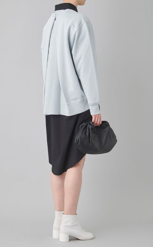 バックデザインロゴスウェット