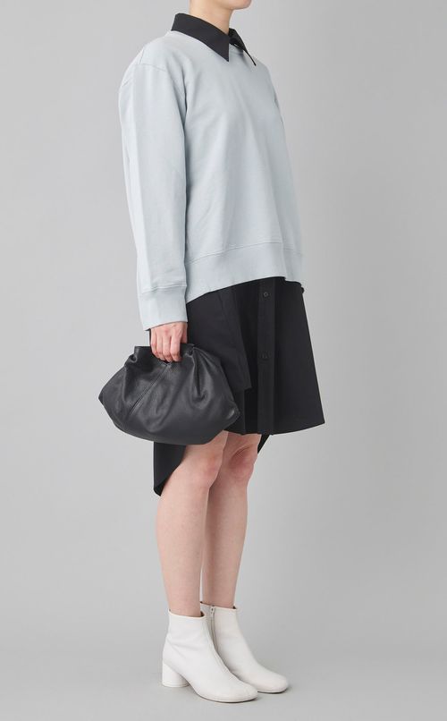 バックデザインロゴスウェット