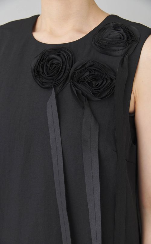 ローズモチーフ付ミニワンピース