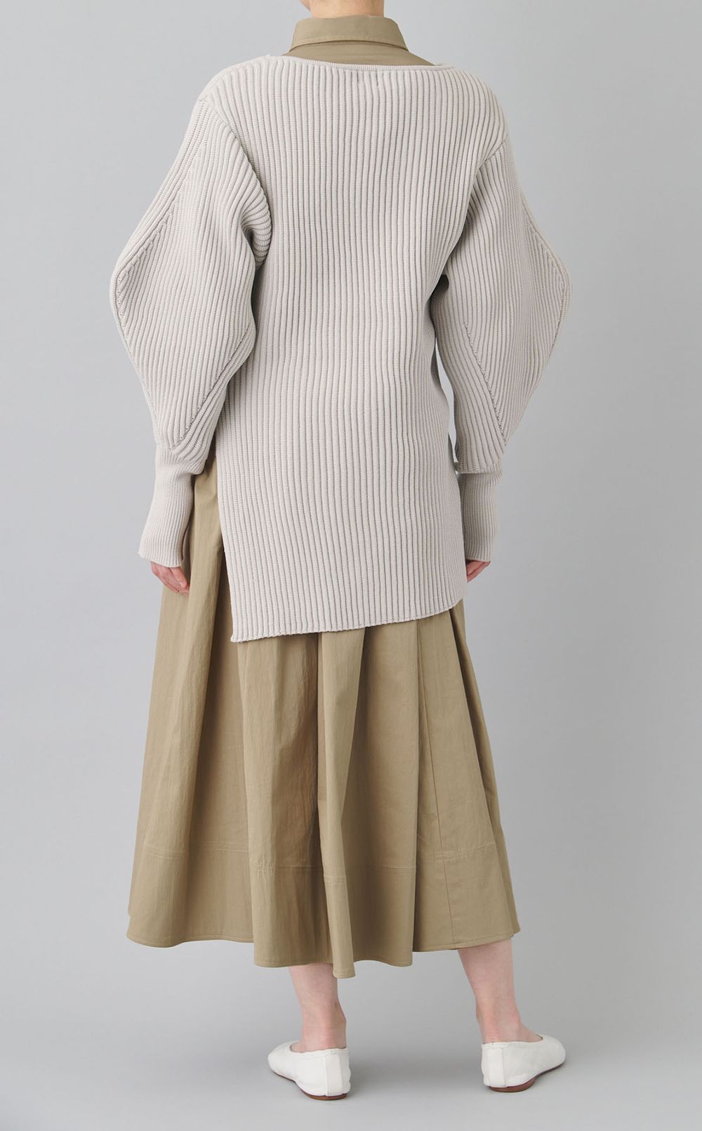 Vネックリブニットプルオーバー