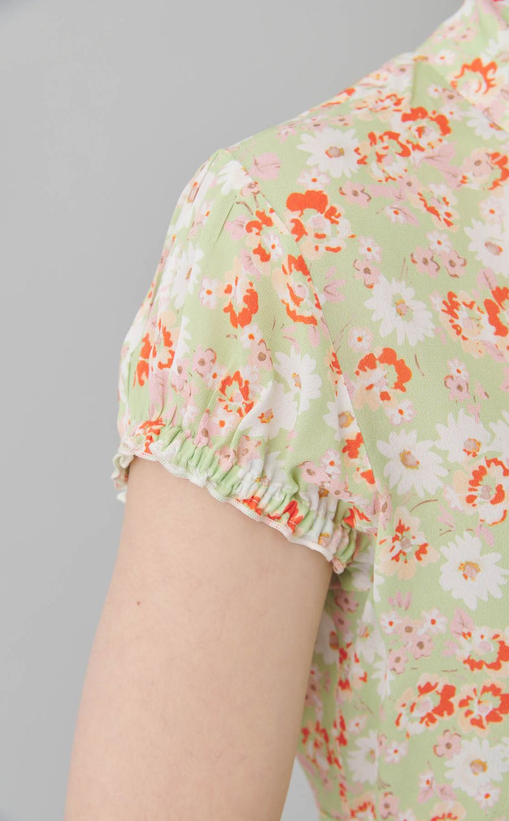 フラワープリントボウタイブラウス