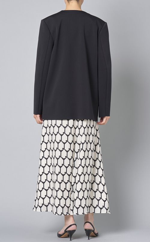 ノーカラーVネックニットジャケット