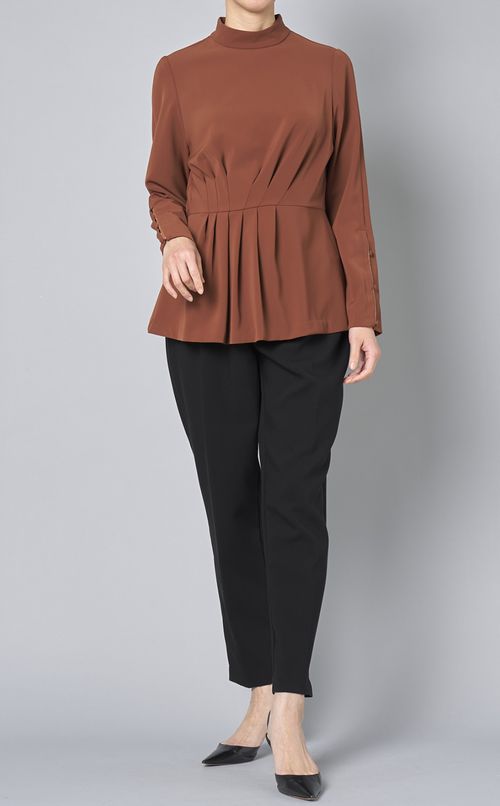 ランダムタックハイネックブラウス