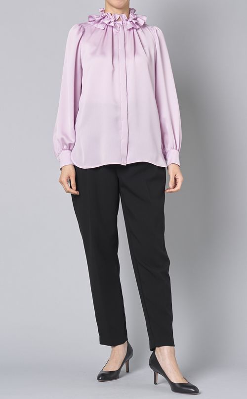 サテンフリルネックブラウス