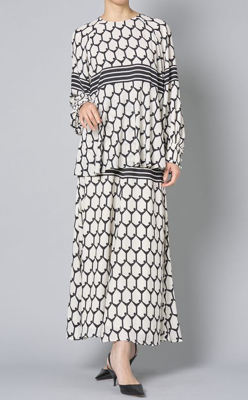 ヘキサゴンプリントボウタイブラウス