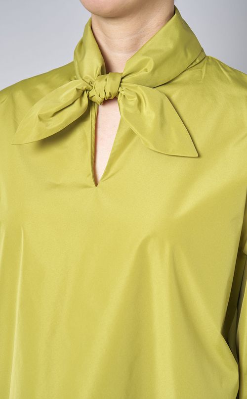 タフタスカーフネックプルオーバーブラウス