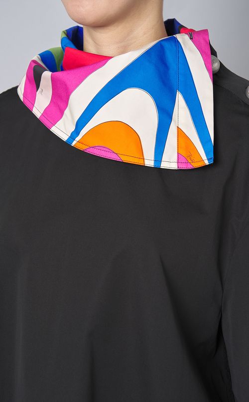 プリントネックプルオーバーブラウス