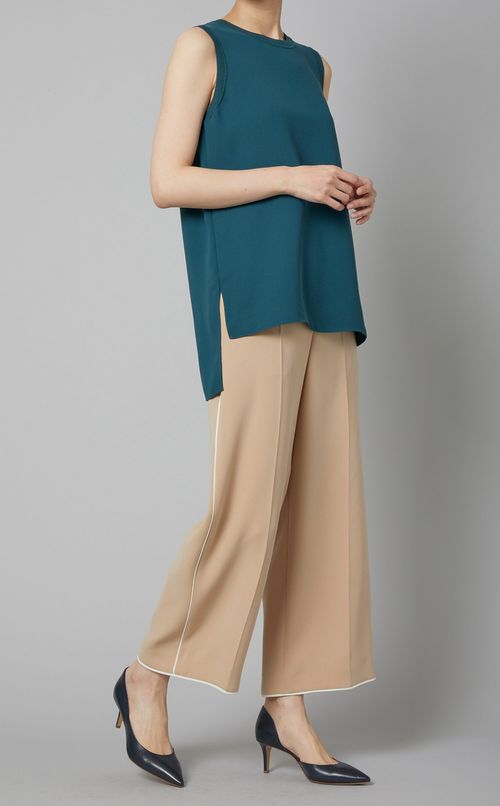 スリーブレスクルーネックブラウス