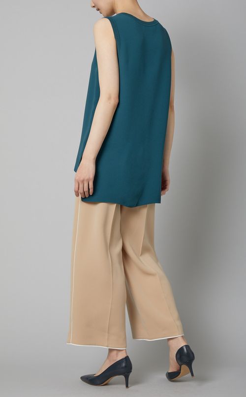 スリーブレスクルーネックブラウス