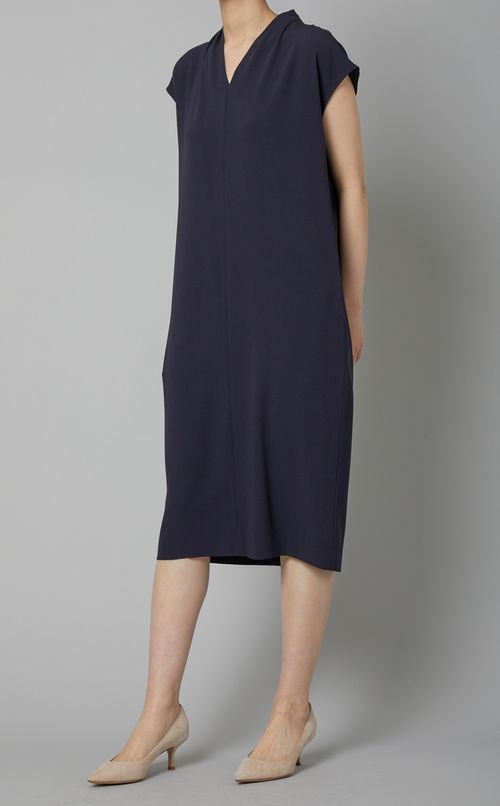 ドレープVネックワンピース