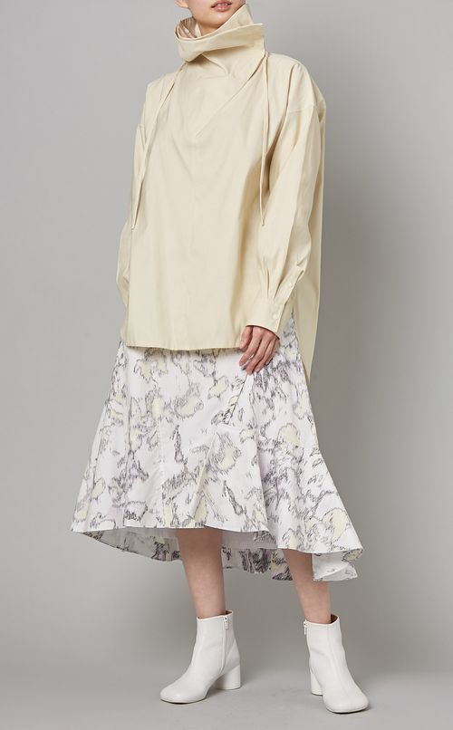 デザインネックロングスリーブブラウス