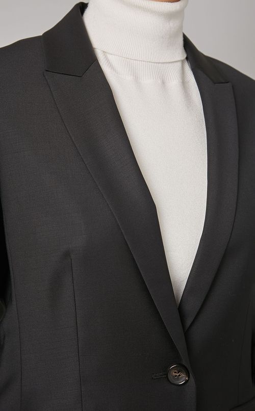 コンパクトテーラードジャケット