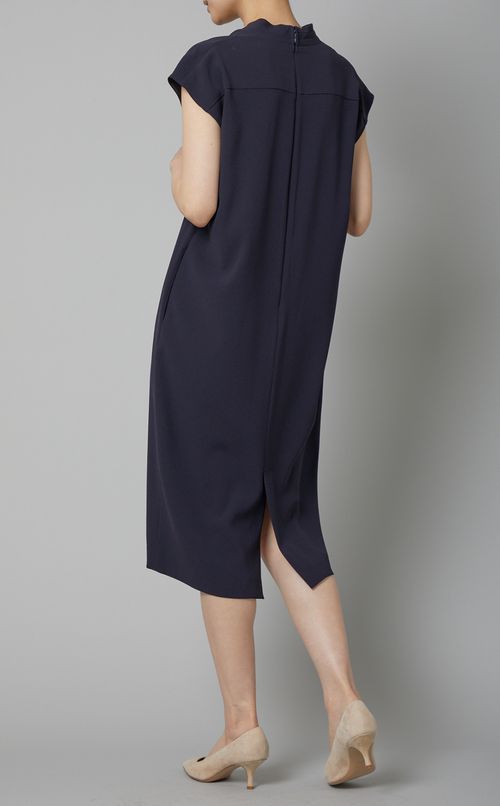 ドレープVネックワンピース