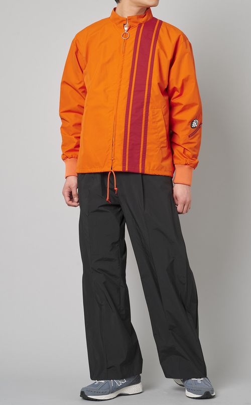 ナイロンジップアップジャケット