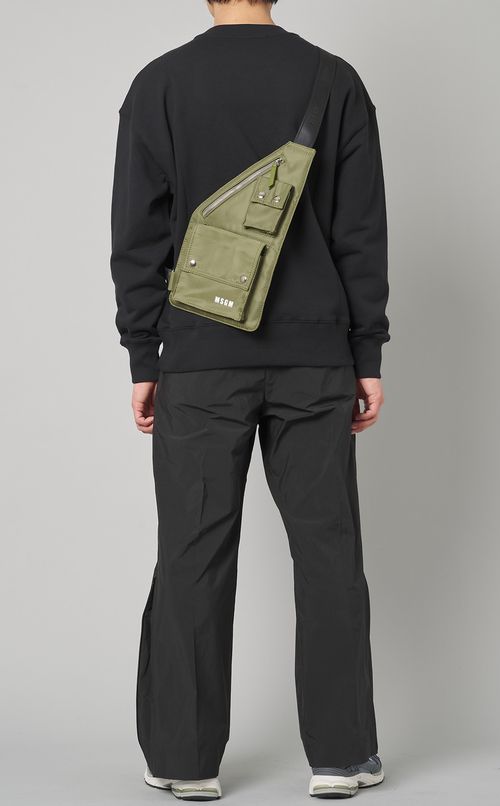 ネックロゴスウェット