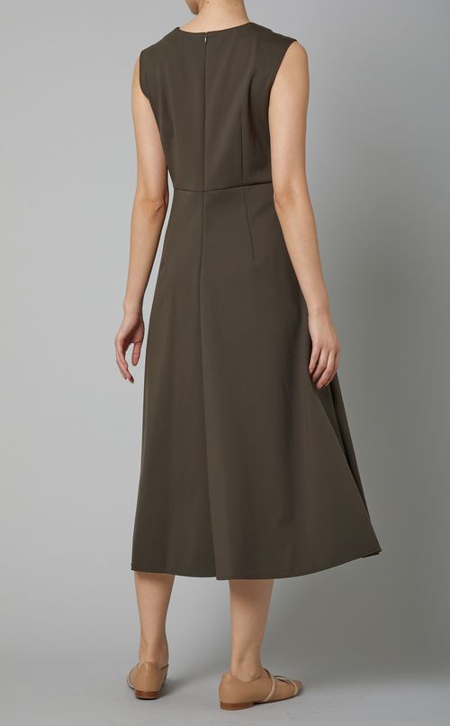 Vネックノースリーブワンピース