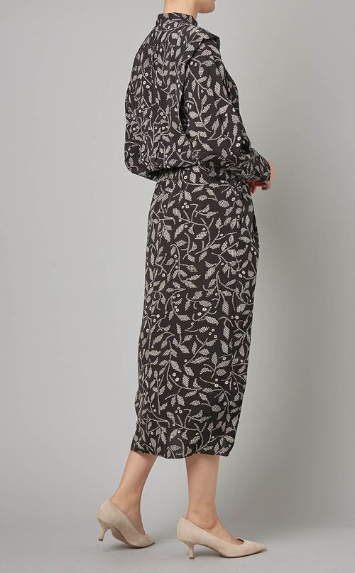 プリントフロントタックミディドレス