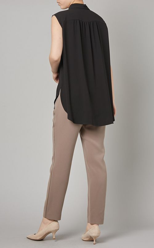 サイドスリットノースリーブシャツ