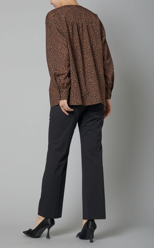 レオパードプリントギャザーブラウス