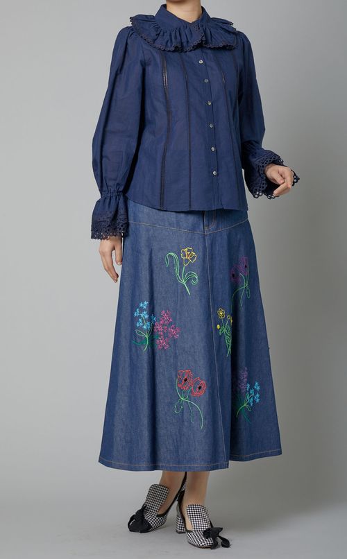 レースフリルカラーブラウス