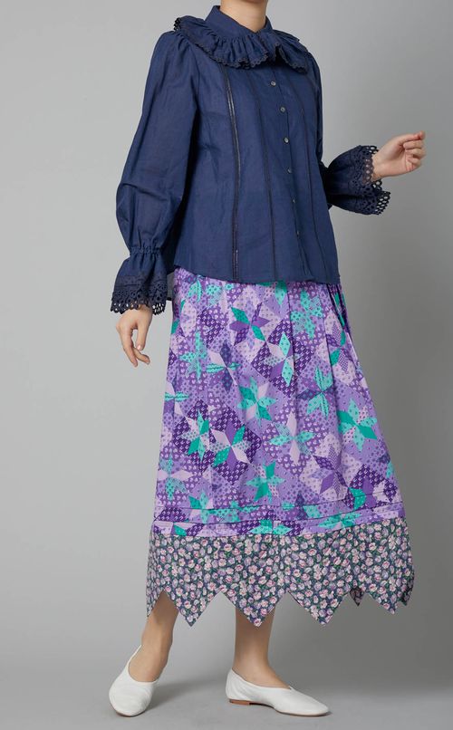 レースフリルカラーブラウス