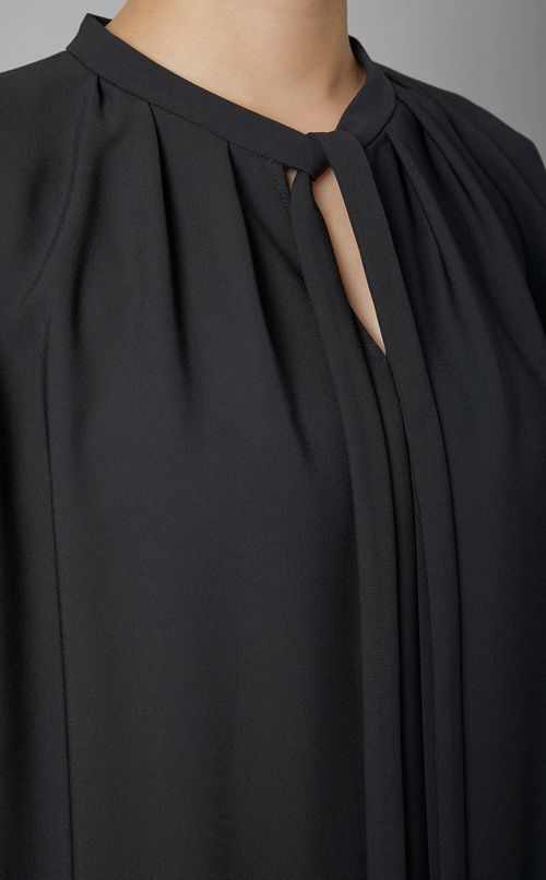 ボウタイフレンチスリーブブラウス