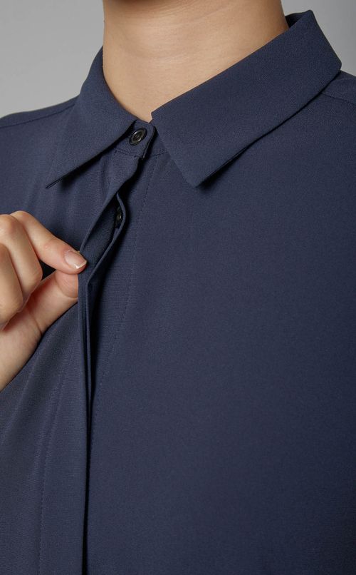 サイドスリットノースリーブシャツ