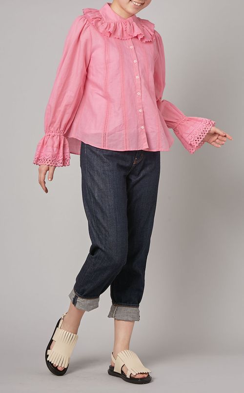 レースフリルカラーブラウス