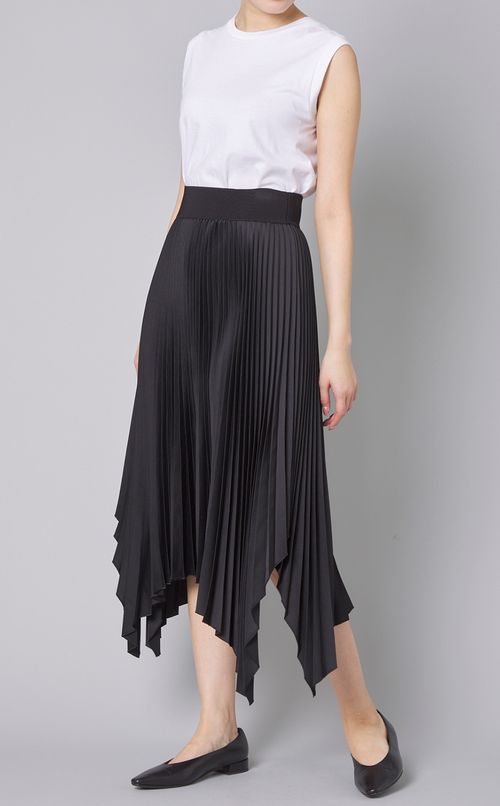 イレギュラーヘムプリーツスカート