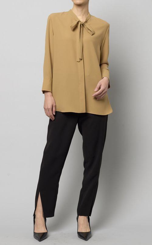 ラウンドヘムタイブラウス