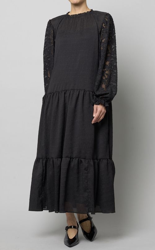 ニットベスト付ティアードワンピース