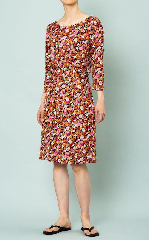 フラワープリントジャージーワンピース