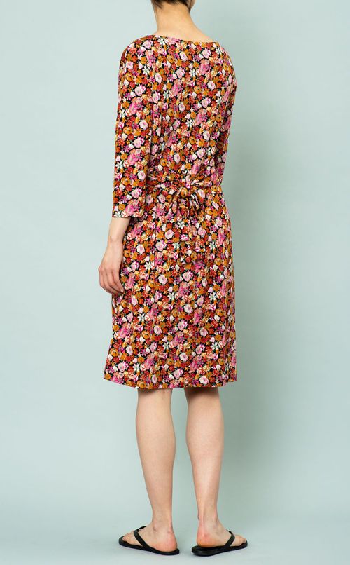 フラワープリントジャージーワンピース