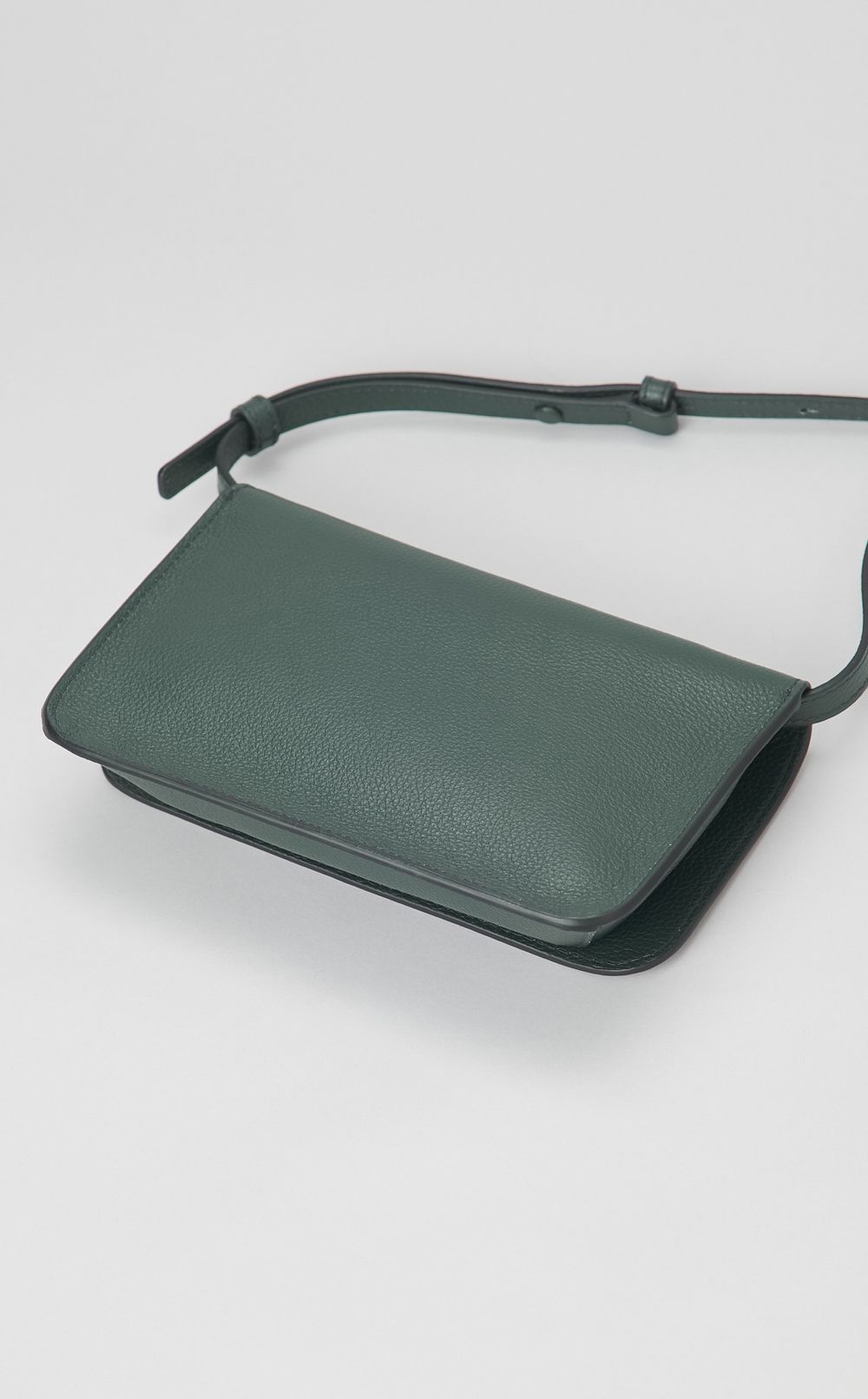 ロゴエンブロイダリーポシェット